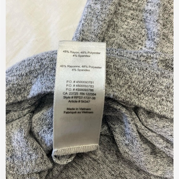Aritzia Wilfred Free Luxe  Jersey Knit Grey Long Sleeve T-Shirt Size Medium - Picture 13 of 14
